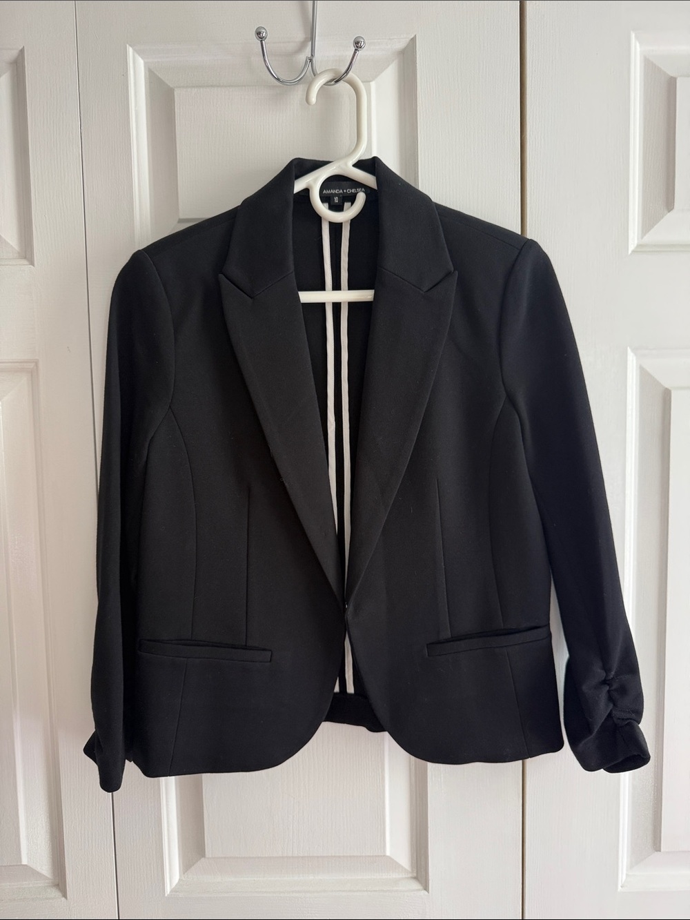 Amanda & Chelsea Black Single-Button Blazer